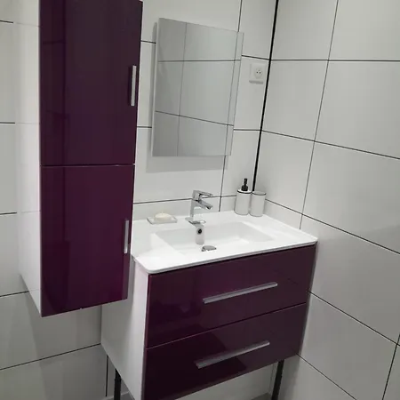 L'a N N E X E De Vic Le Comte Vic-le-Comte