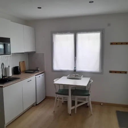 L'a N N E X E De Vic Le Comte Apartment Vic-le-Comte